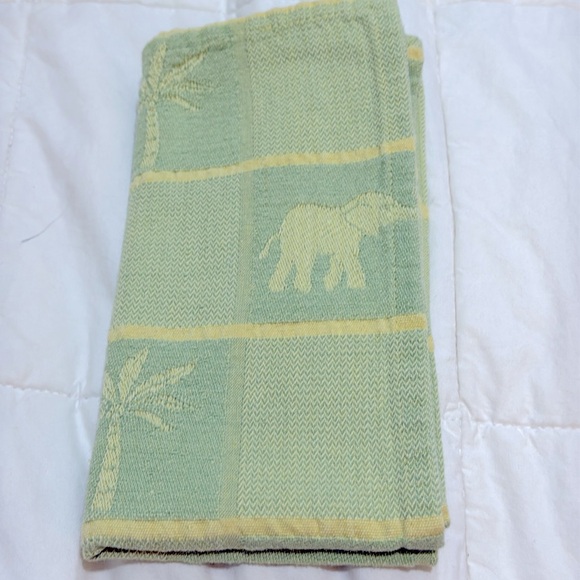 Elephant and palm tree Print Cloth Napkins Set of 6 Never used - Picture 1 of 3
